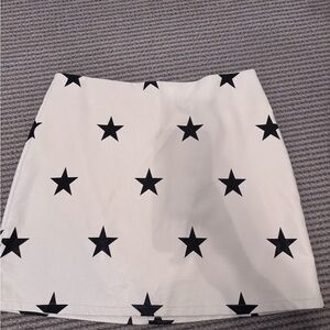 Le Lis Black and White Star Mini Skirt